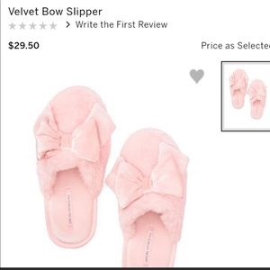 Sold ⭕️ Velvet bow slippers VS
